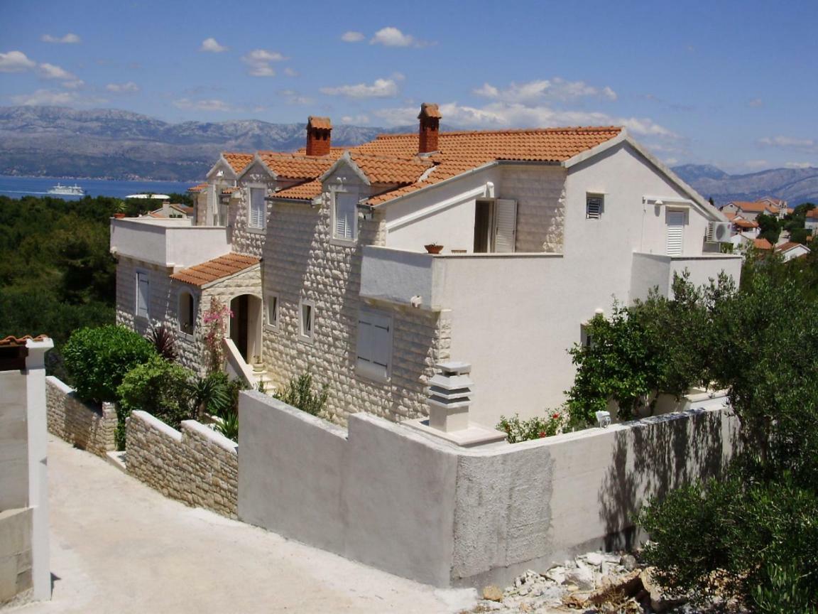 Apartments Petranic Supetar Exterior photo
